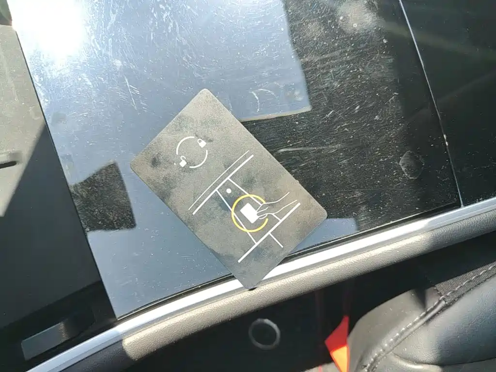 Tesla Model 3 — миниатюра 9