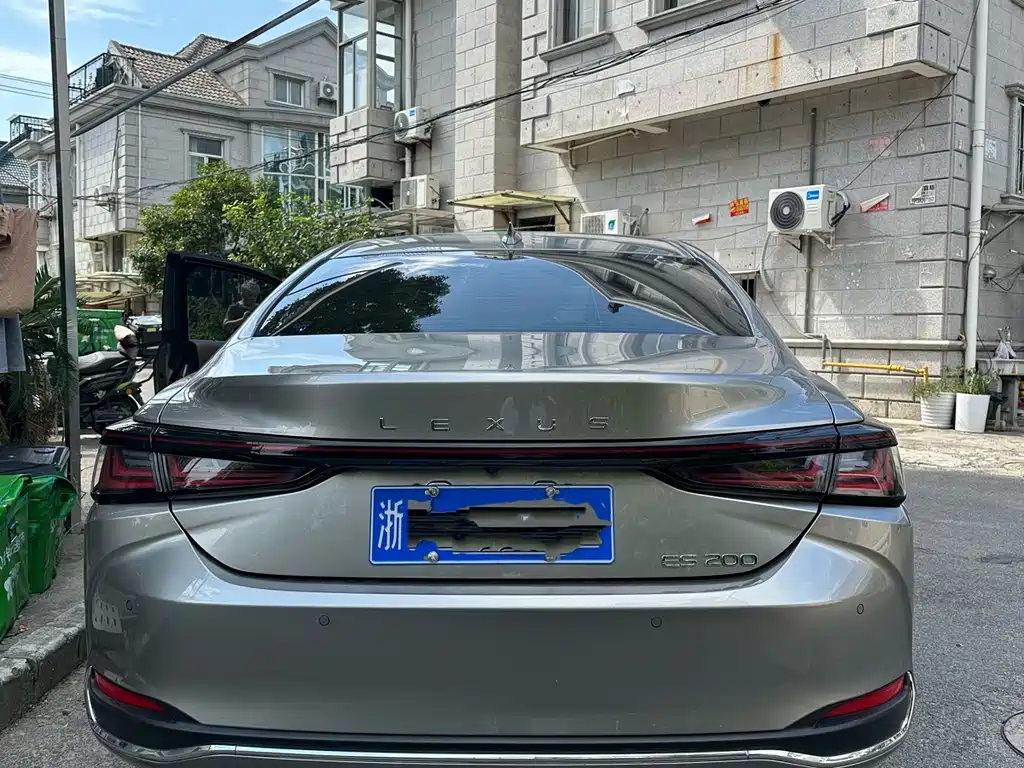 Lexus ES — миниатюра 8