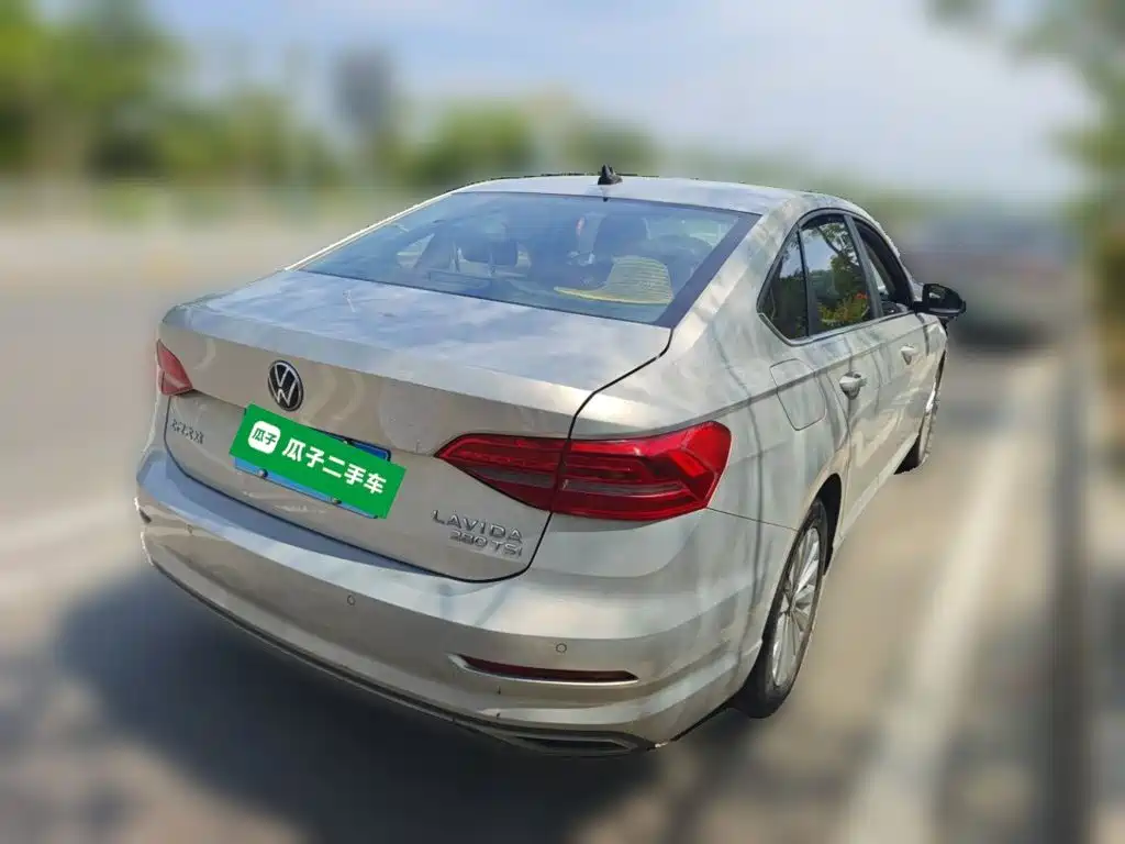 Volkswagen Lavida — миниатюра 4