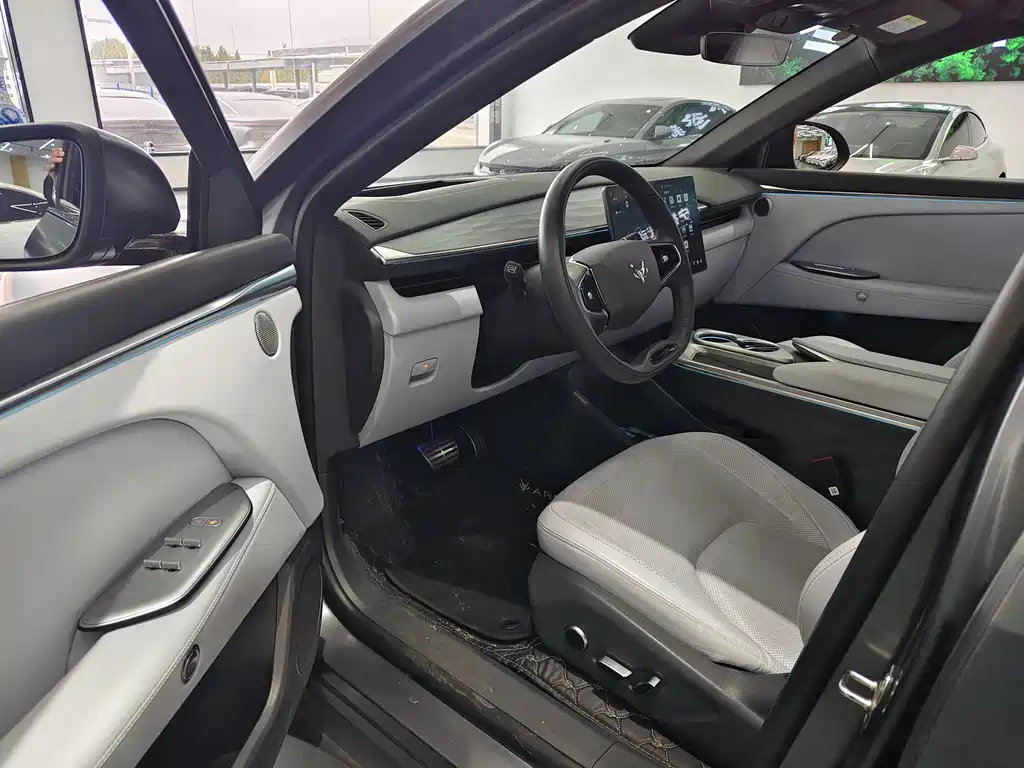 ARCFOX EXTREME FOX POLAR FOX ALPHA T5