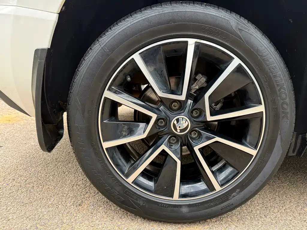 Skoda Karoq — миниатюра 17
