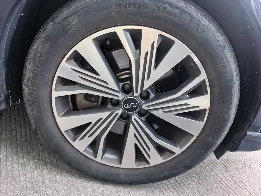Audi Q4 e-tron — миниатюра 6