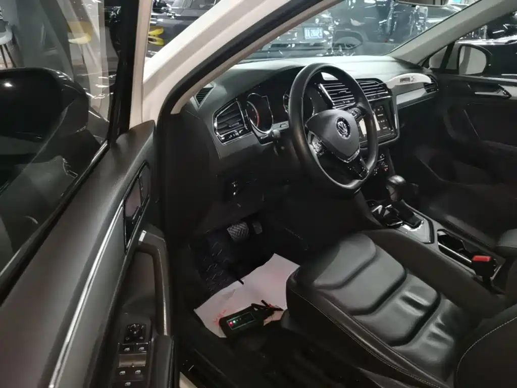 Volkswagen Tiguan L — миниатюра 16