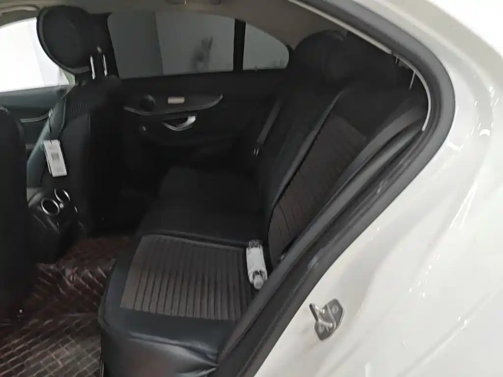 Mercedes-Benz C-Class — миниатюра 17