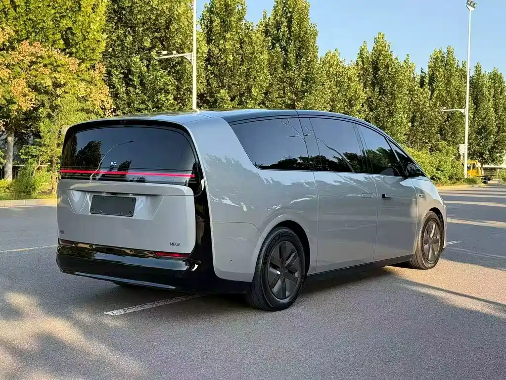 Li Auto Li MEGA — миниатюра 9