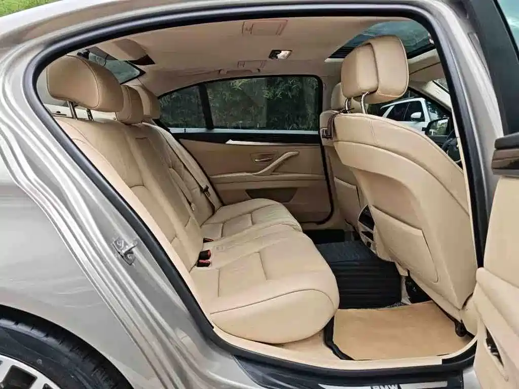 BMW 5 Series — миниатюра 33