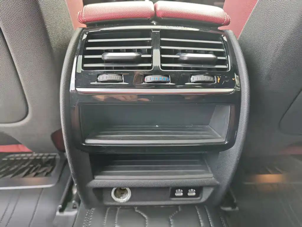 BMW 5 Series New Energy — миниатюра 7