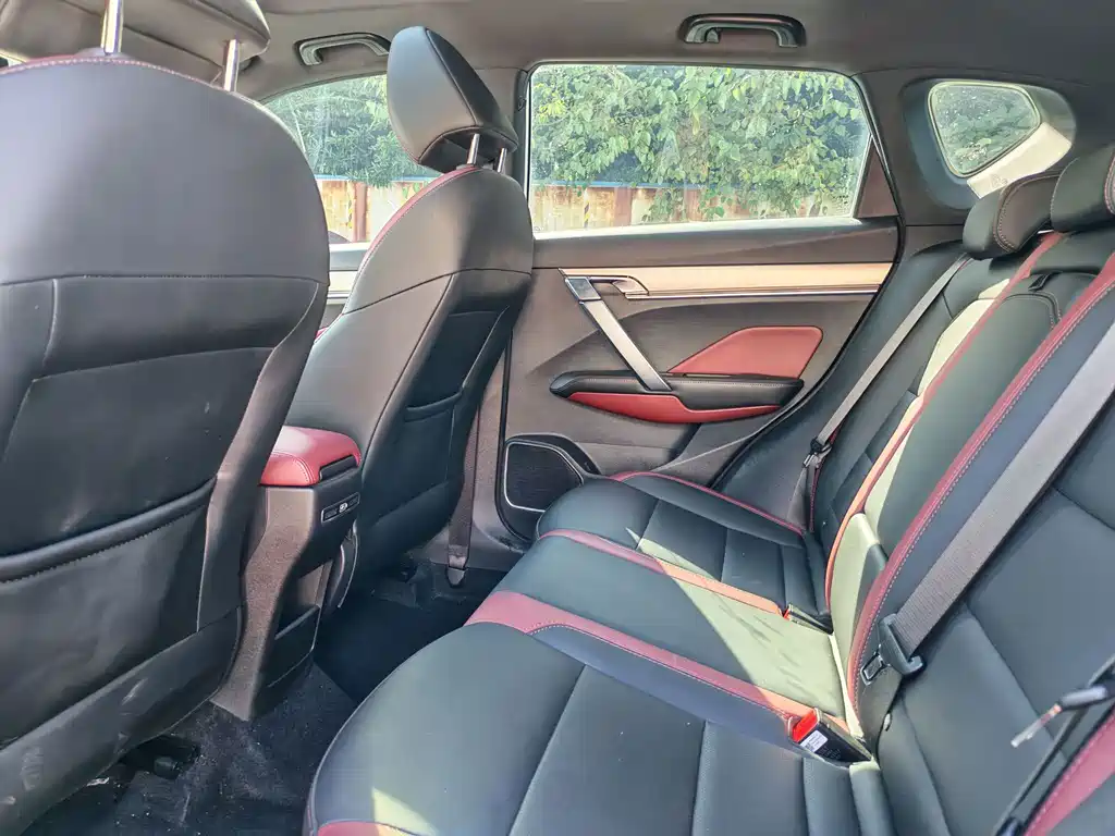 Geely Binyue — миниатюра 13