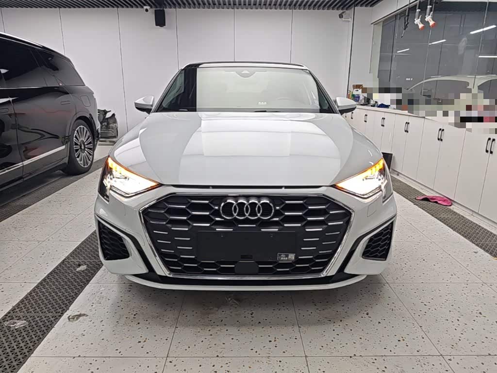 Audi A3 1.4 л 2022 г. Белый, пробег 34300 км