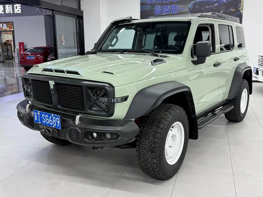 Tank Tank 300 2023