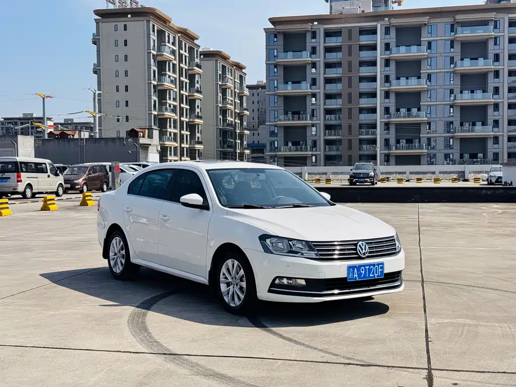 Volkswagen Lavida — миниатюра 3