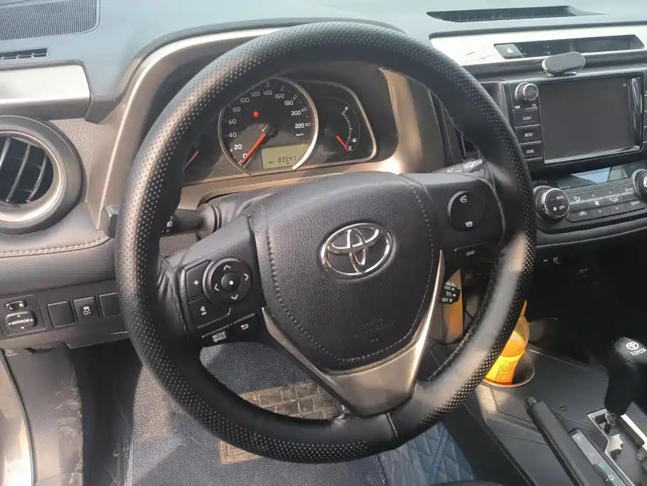 Toyota RAV4 — миниатюра 15