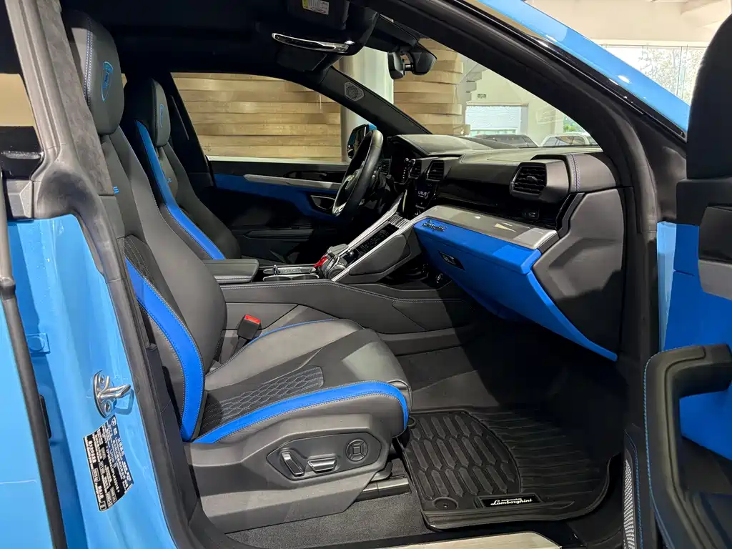 Lamborghini Urus — миниатюра 25