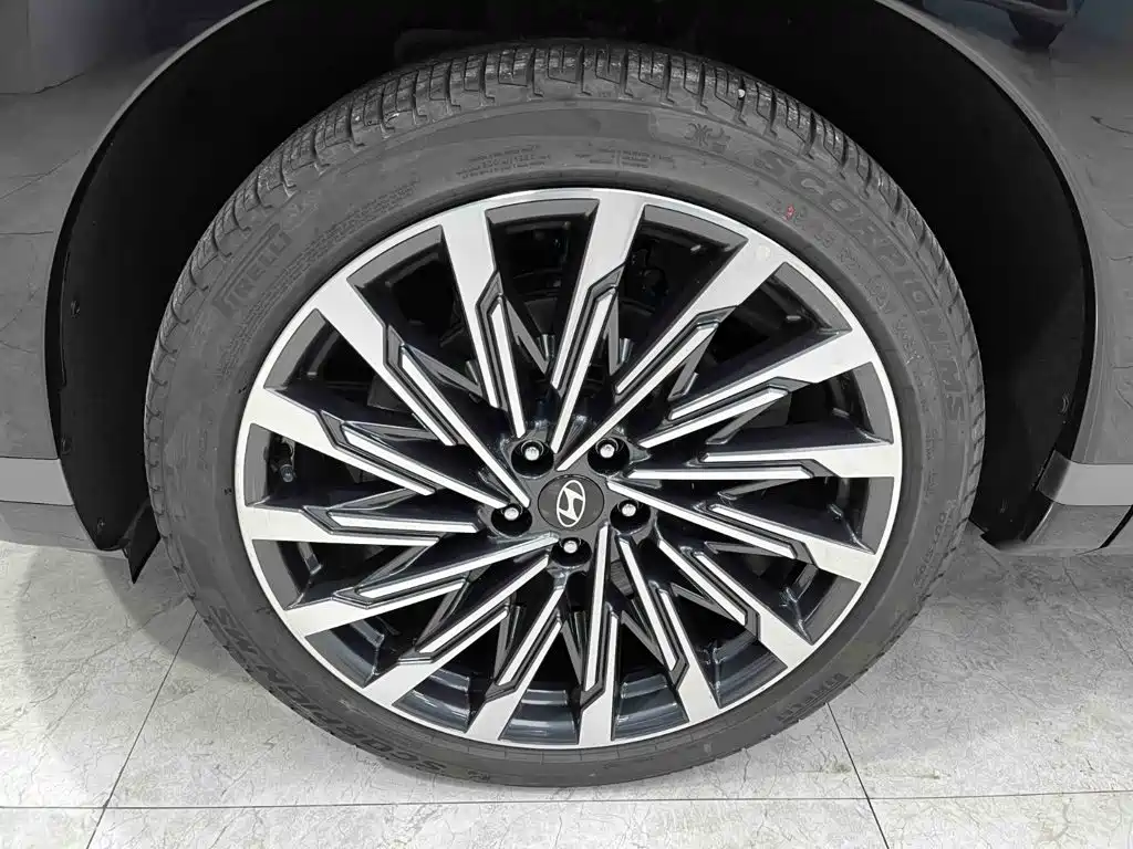 Hyundai Santa Fe — миниатюра 22