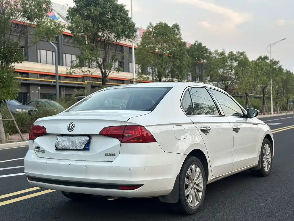 Volkswagen Bora — миниатюра 8