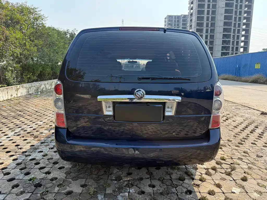 Buick GL8 — миниатюра 8