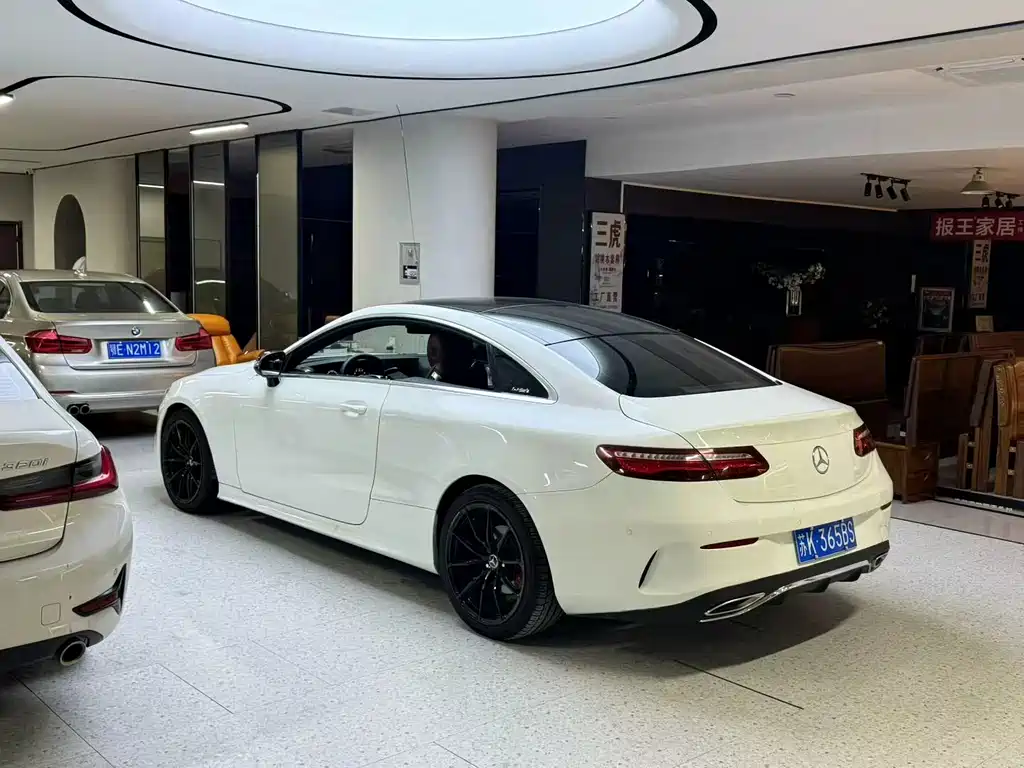Mercedes-Benz E-Class (Import) — миниатюра 3