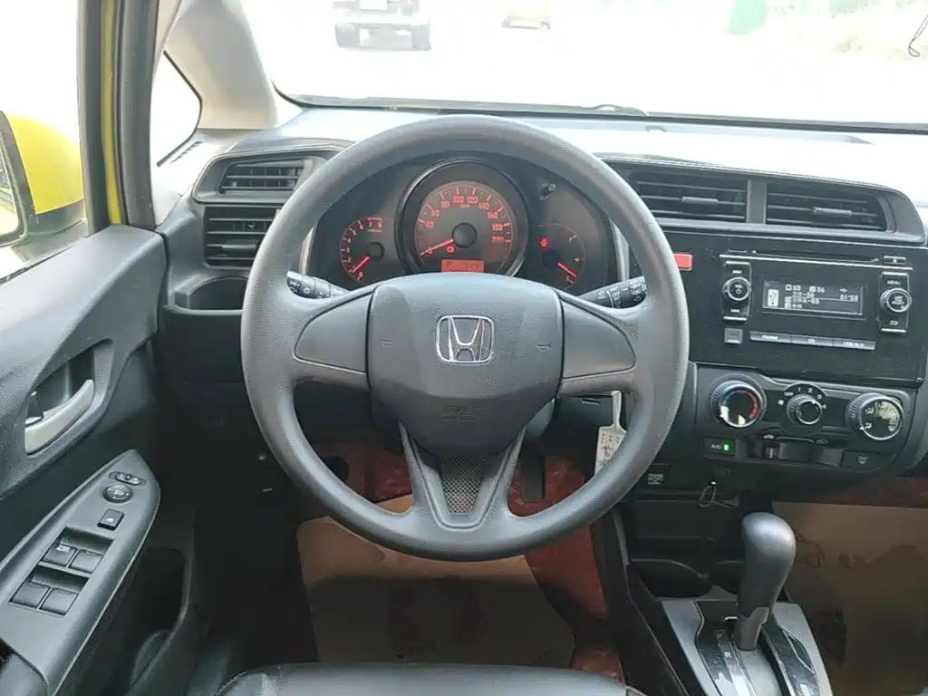 Honda Fit — миниатюра 11