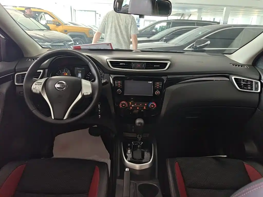 Nissan Qashqai — миниатюра 10