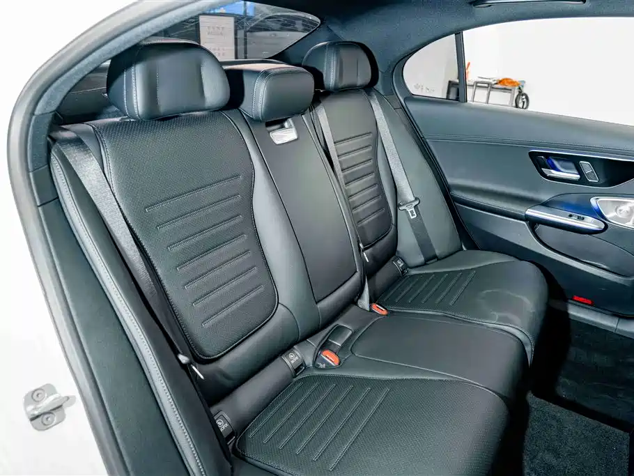 Mercedes-Benz C-Class — миниатюра 21