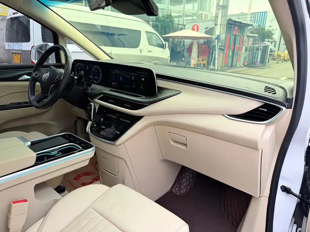 Buick GL8 — миниатюра 7