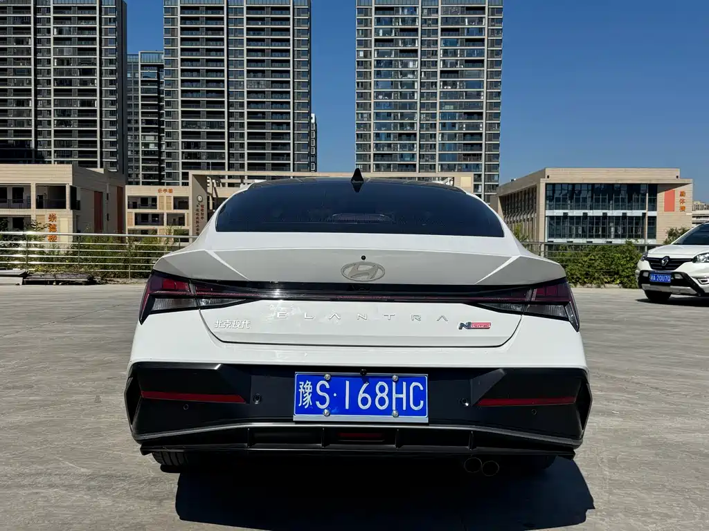 Hyundai Elantra — миниатюра 6