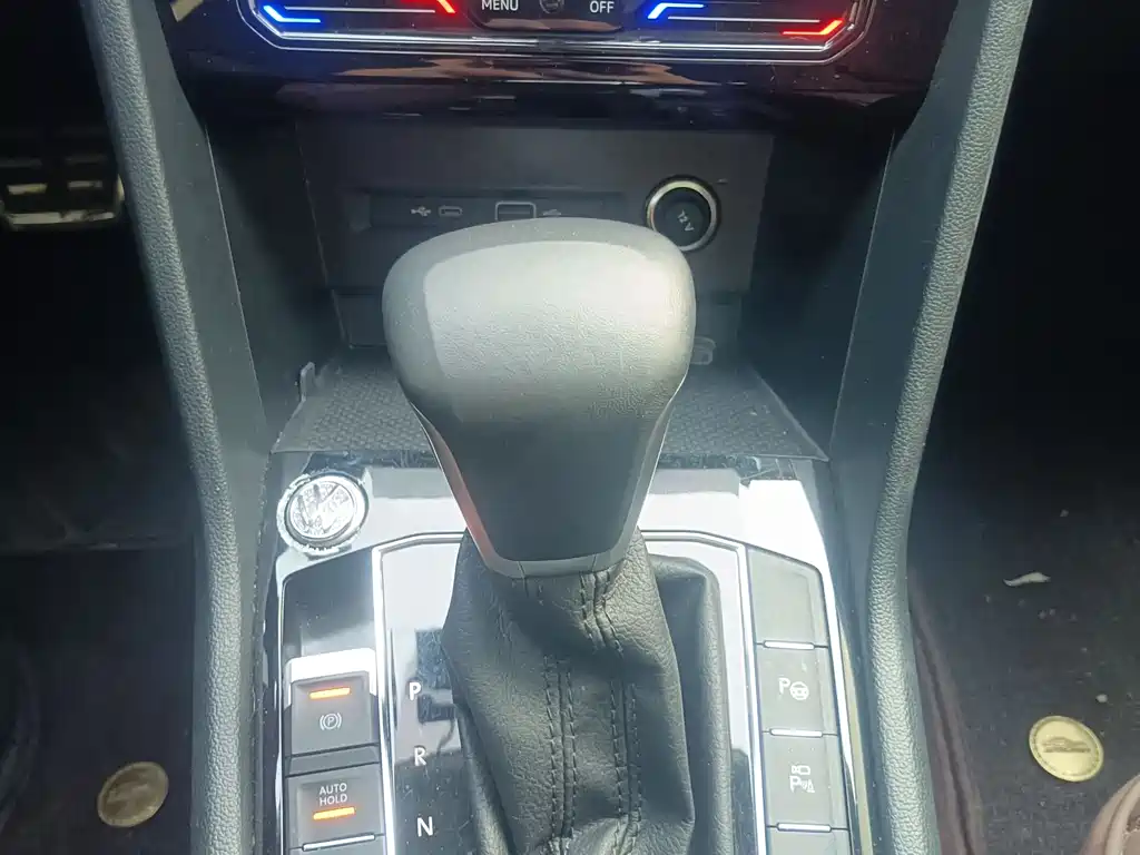 Volkswagen Tiguan L L 2024 330TSI AT R-Line