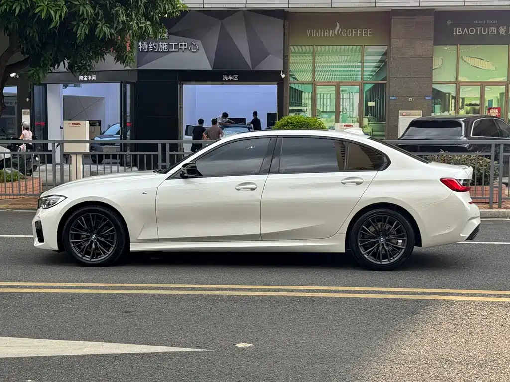BMW 3 Series — миниатюра 24