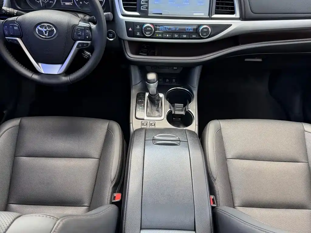 Toyota Highlander — миниатюра 7