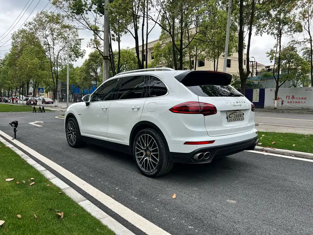 PORSCHE CAYENNE NEW ENERGY