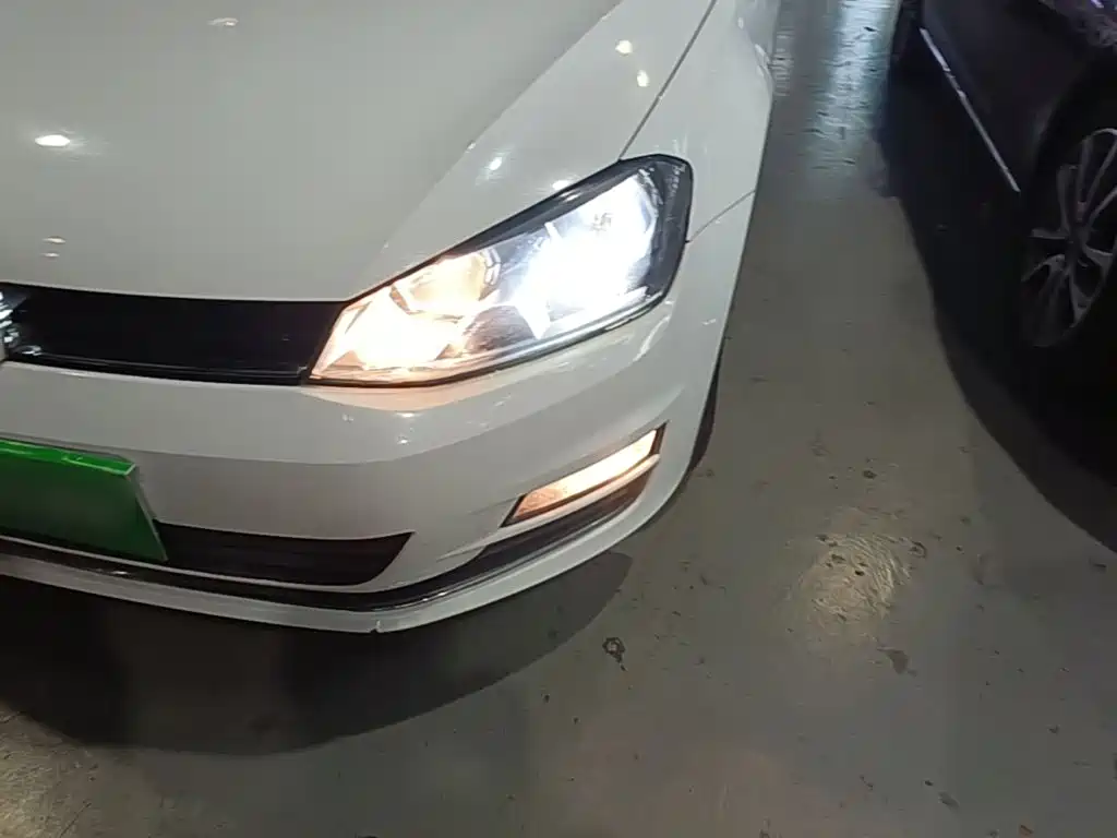 Volkswagen Golf — миниатюра 24