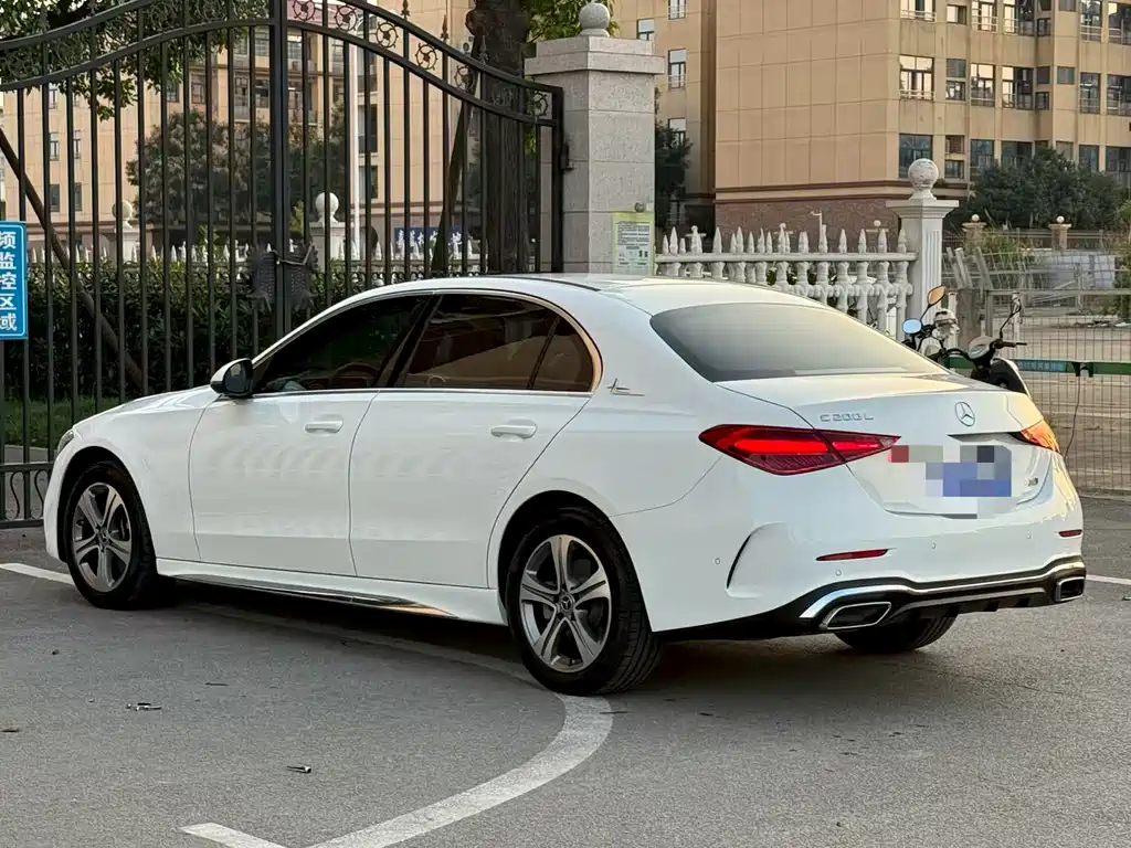 Mercedes-Benz C-Class — миниатюра 7