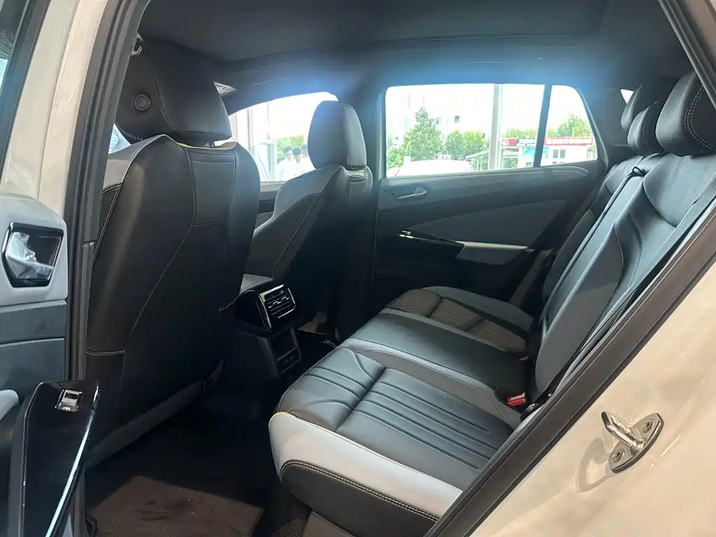 Volkswagen ID.4 X — миниатюра 4