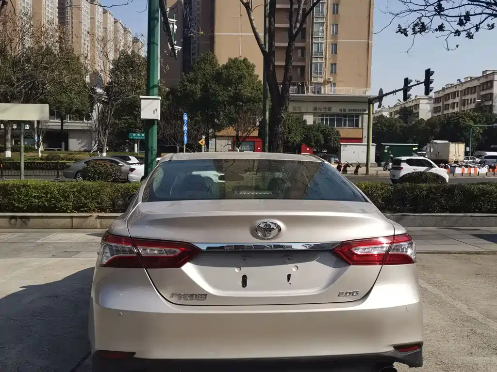 TOYOTA CAMRY