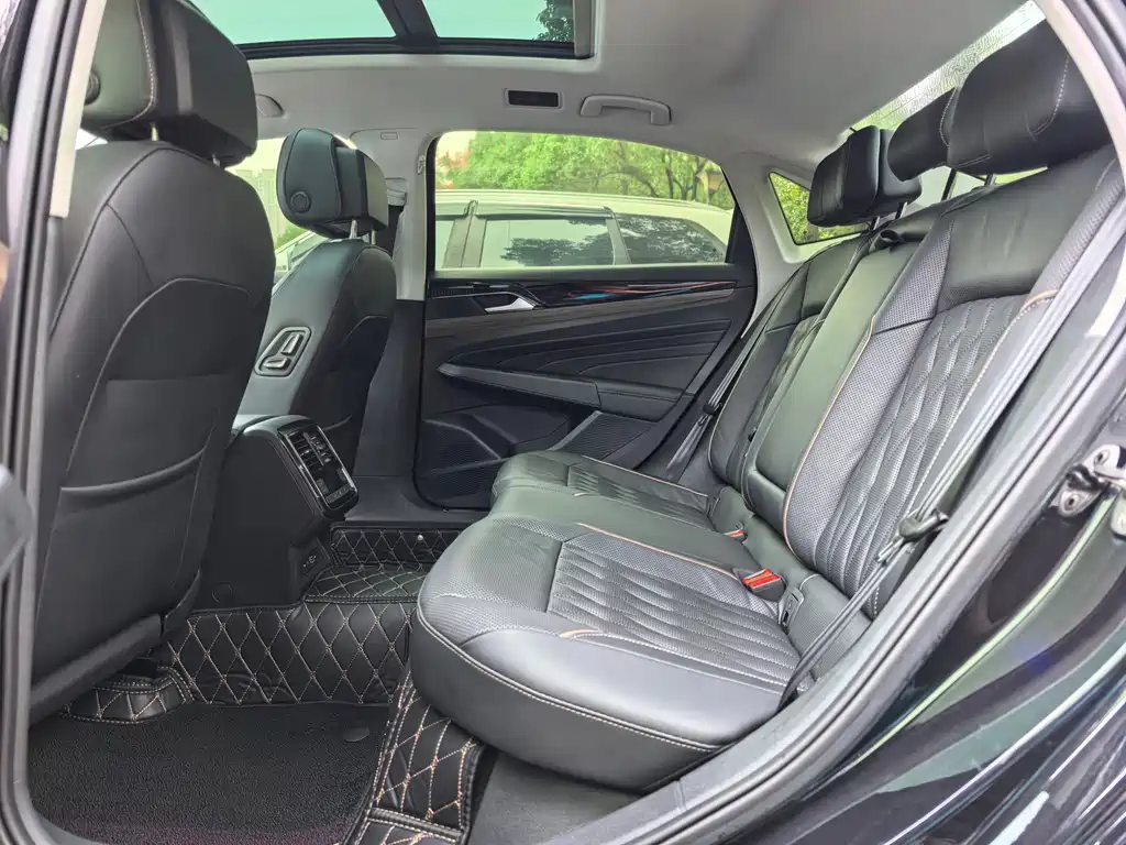 Volkswagen Passat — миниатюра 13