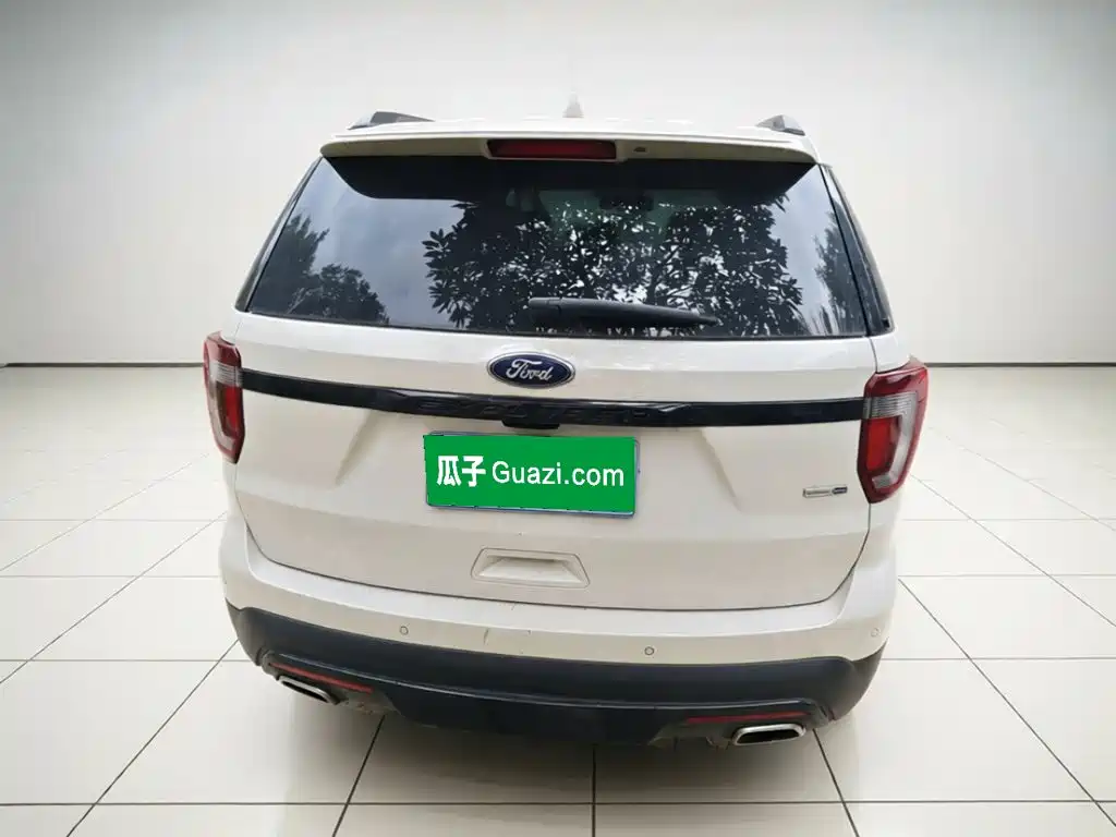 Ford Explorer (Import) — миниатюра 3