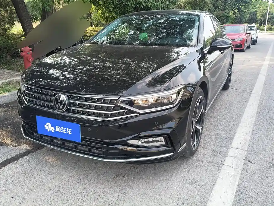 Volkswagen Magotan 2025