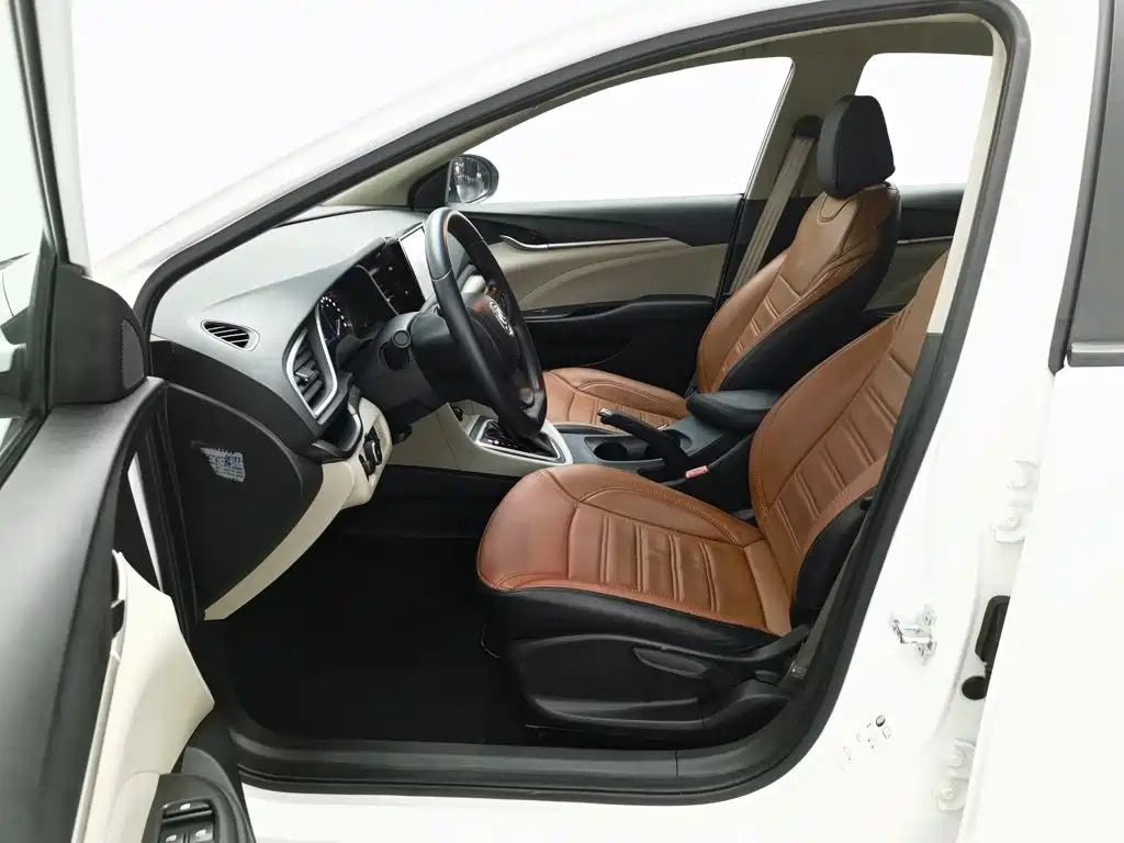 Buick Excelle — миниатюра 10