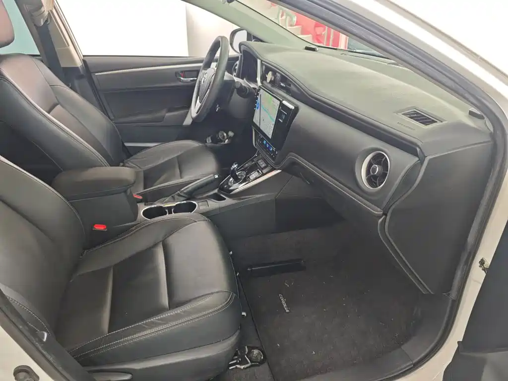 Toyota Corolla Hybrid — миниатюра 6