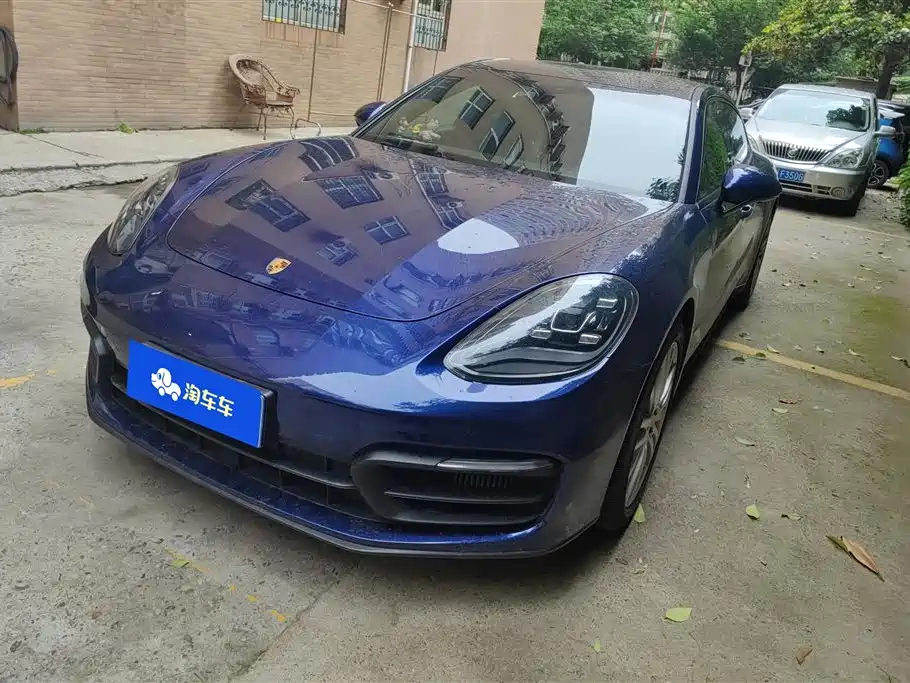Porsche Panamera 2021