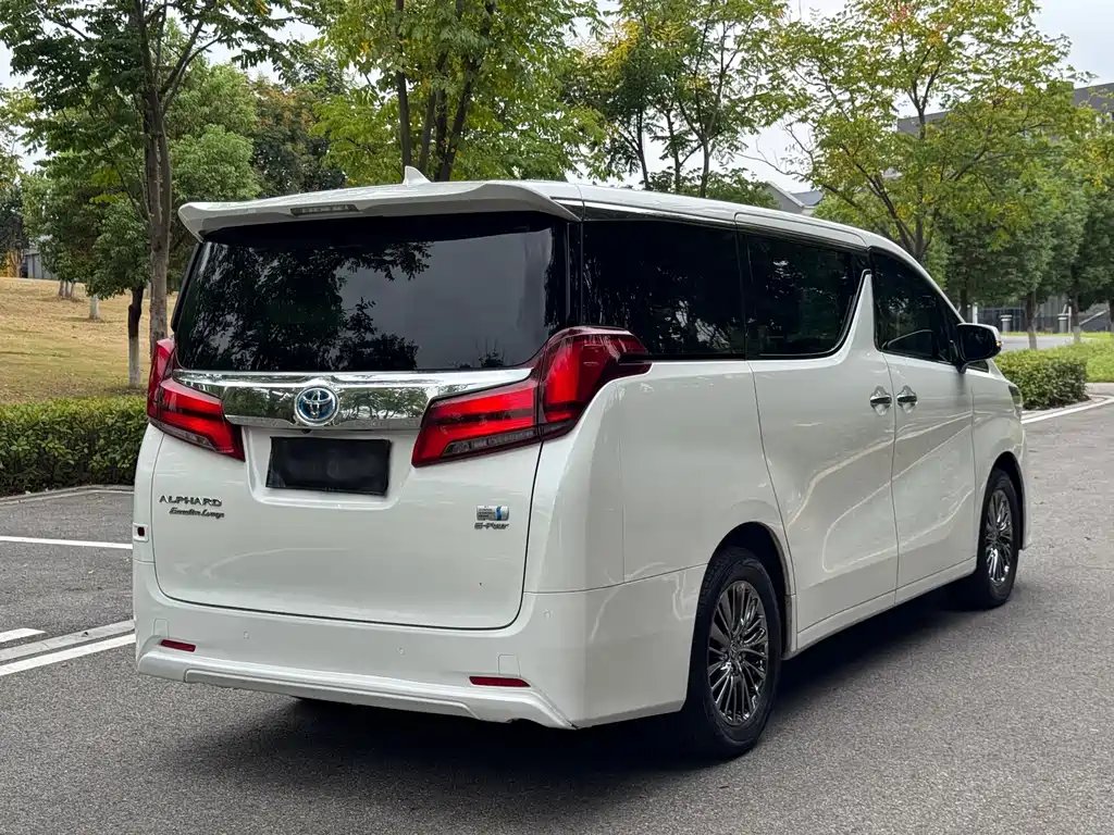 Toyota Vellfire — миниатюра 4