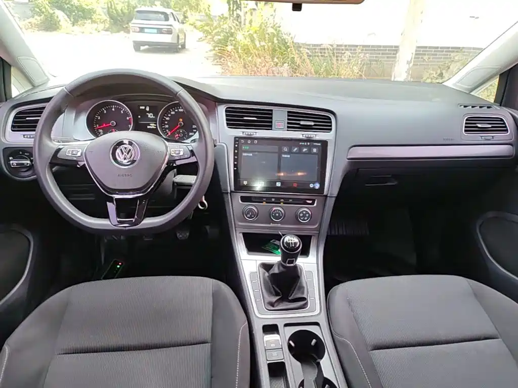 Volkswagen Golf — миниатюра 10