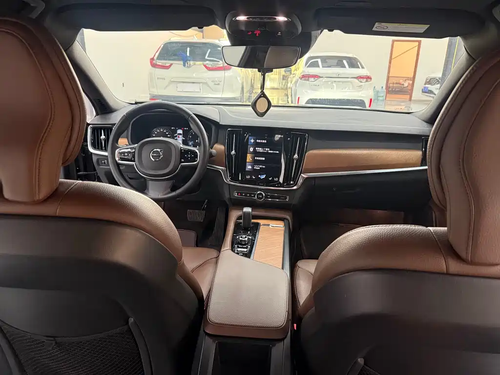 Volvo S90 — миниатюра 16