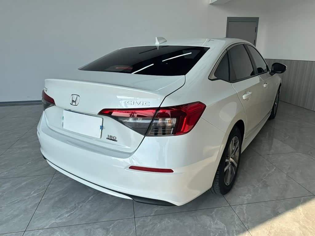 Honda Civic 1.5 л 2022 г. Белый, пробег 37000 км