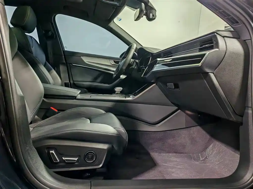 Audi A6L 2025 40 TFSI Luxury
