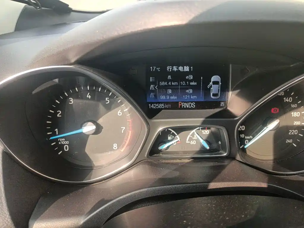 Ford Kuga — миниатюра 13