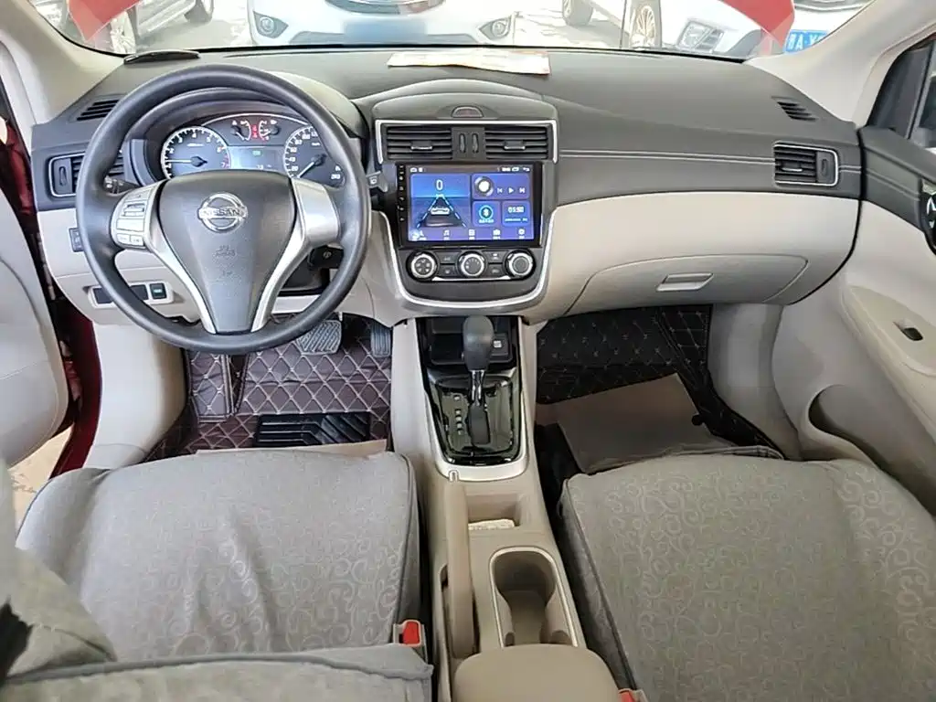Nissan Tiida — миниатюра 10