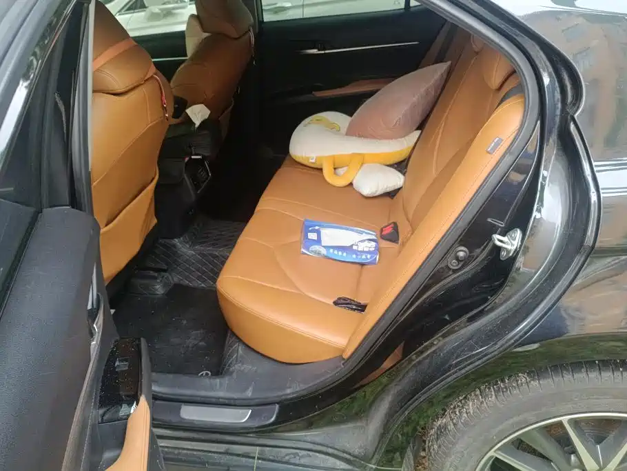 Toyota Camry — миниатюра 11