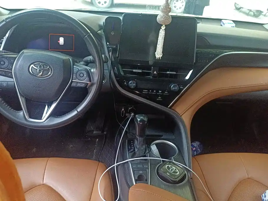 Toyota Camry — миниатюра 12