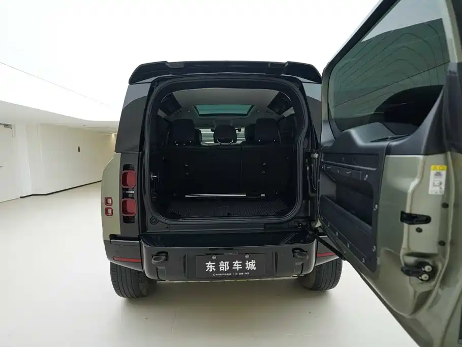 Land Rover Defender — миниатюра 7